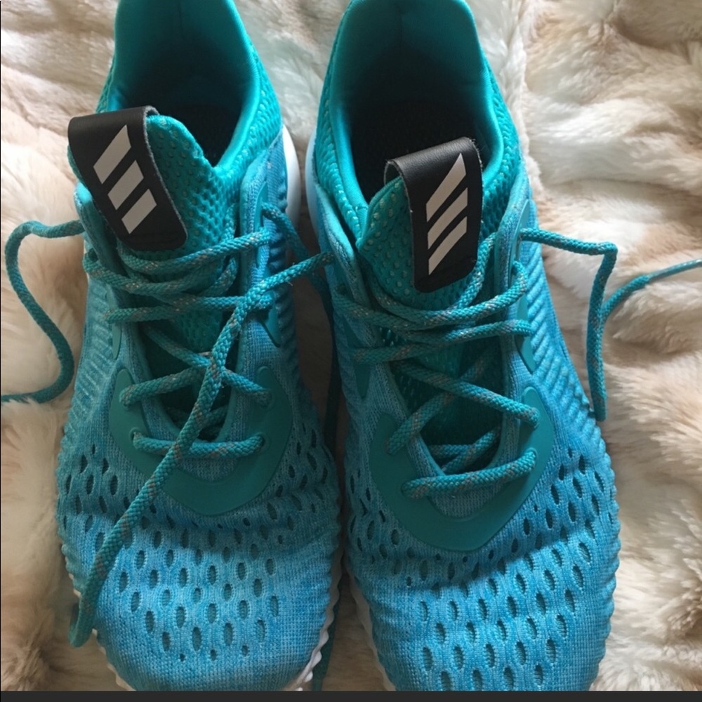 Adidas women’s alpha bounce 5.5